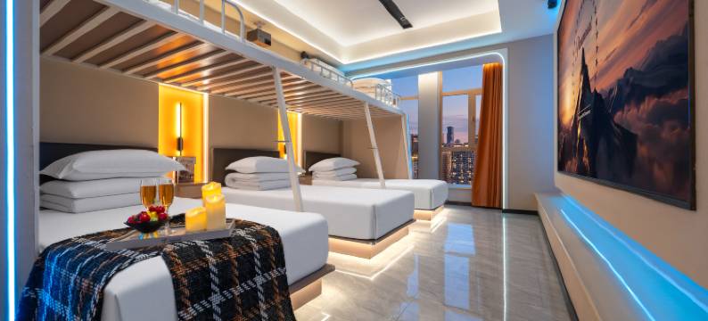 叶与晨电竞电影酒店(石家庄火车站西美花街生活广场店)图片