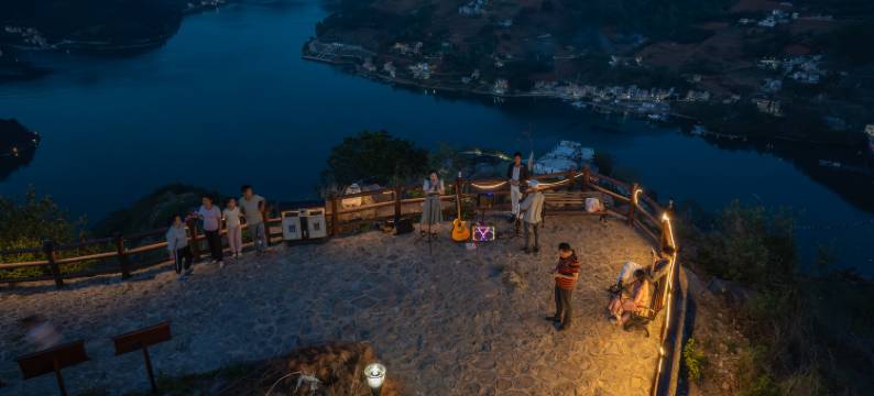 大化岩滩摘星营地民宿(美女峰店)图片