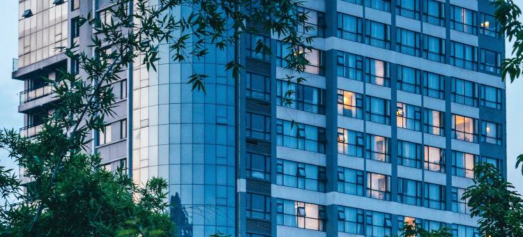 乐山广寒宫酒店(乐山高铁站嘉兴路美食街店)图片