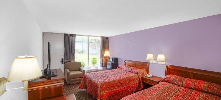 OYO 塞尔玛/史密斯菲尔德 I-95 名人酒店(Masters Inn Selma Smithfield I-95 by OYO)图片