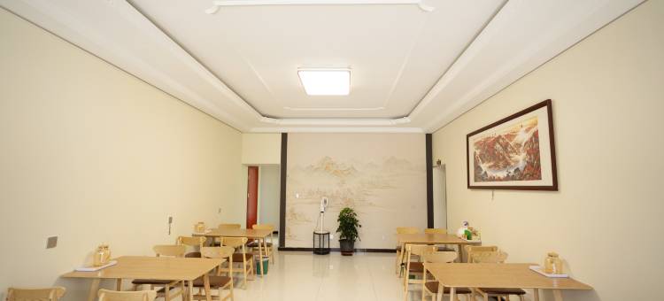 丘山居民宿(雾灵山店)图片