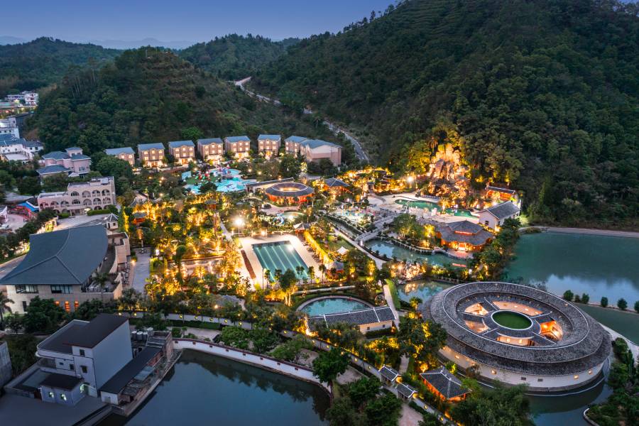 梅州五華熱礦泥温泉度假村