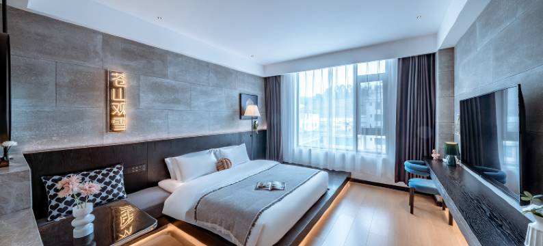 即至·DALI设计师酒店(大理高铁站洱海公园店)图片