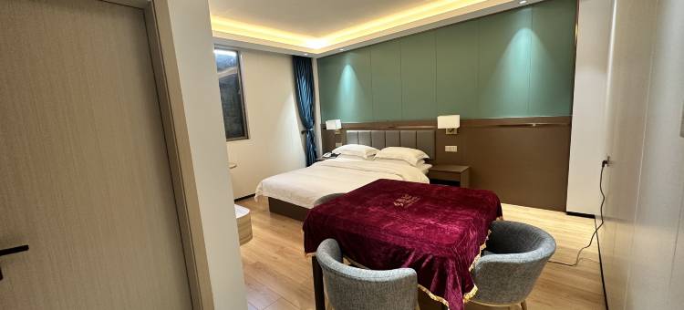 广宁小叶时尚酒店图片