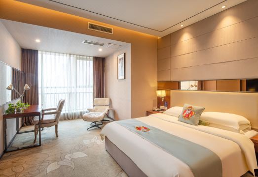 Yuya Yizhi Hotel (Chengdu Longquan Government Affairs Center Shufang Subway Exit)Hotel Overview
