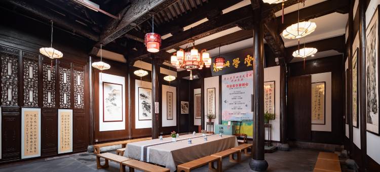 四月天·徽曼民宿(黄山屯溪老街黎阳老街景区店)图片