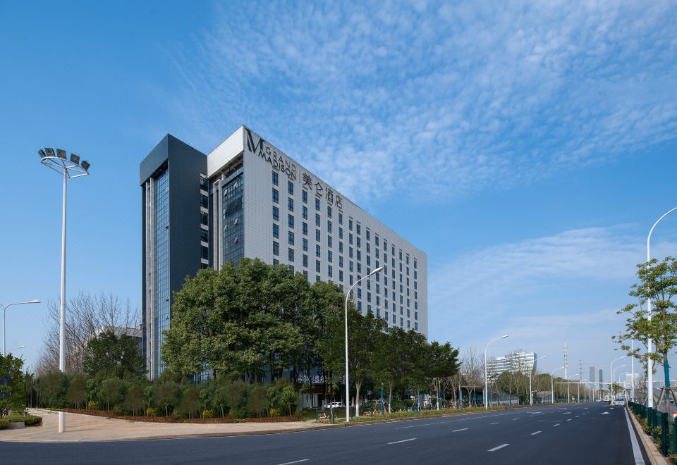 武汉光谷藏龙岛美仑国际酒店外景图