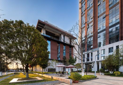 Homeinn Ripple Yun Hotel (Anning Outlets) Hotel Overview