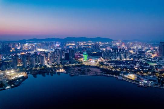 宣城半·岛｜peninsula高空夜景轻奢酒店(宛陵湖景区万达广场店)图片