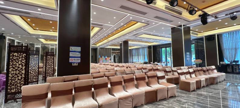 吴川万和假日酒店(海港大道万和城店)图片