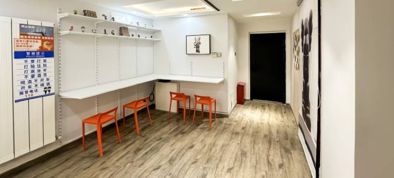 青蓝青旅民宿(苏宁广场1818美食广场店)图片