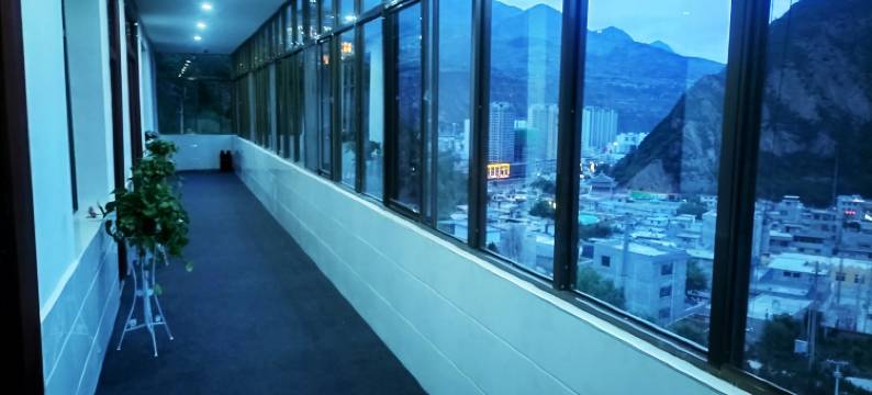 宕昌半山秋民宿图片