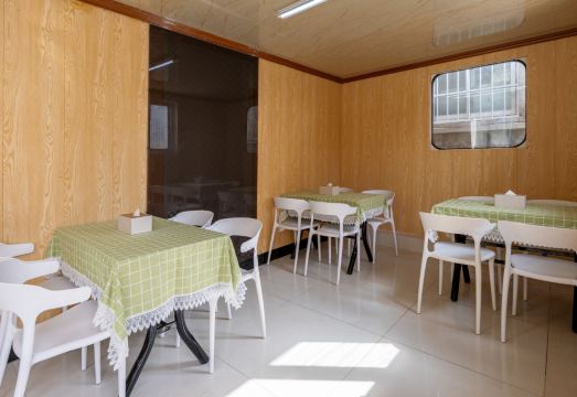 Floral Hotel·Yuehai Edge (Weihai Photo Frame Shop) Hotel Overview