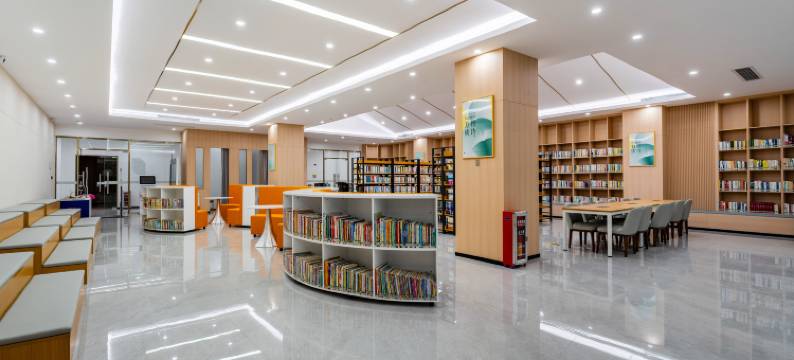 广州亮帆假日酒店(设计之都江夏地铁站店)图片