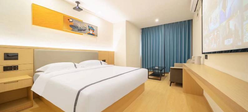 栖岸智能酒店(武汉循礼门地铁站江汉路步行街店)图片