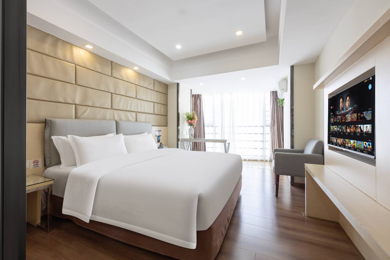 云开拾光酒店(深圳东站布吉地铁站店)