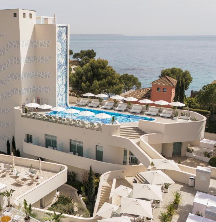 The Donna Portals Over view