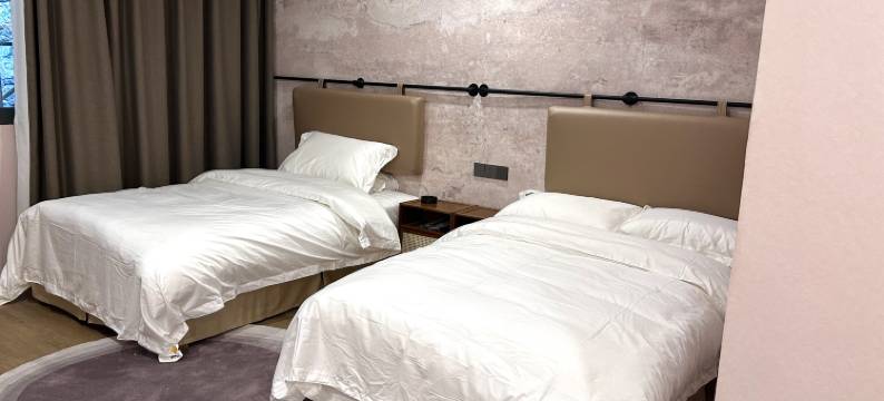 萤火虫软装民宿(市政广场店)图片