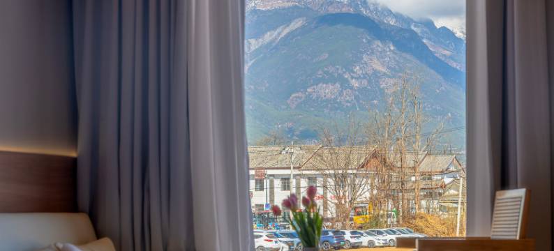 丽江玉龙Star dwelling·尘星·田野雪山观景民宿(白沙古镇店)图片