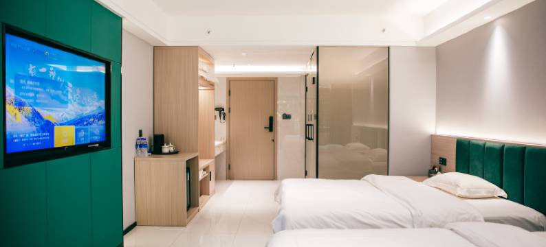 雨林居酒店(西双版纳勐腊客运站店)图片