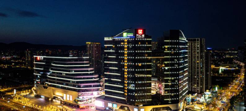 南京万公馆智慧酒店(浦口万汇城地铁站青奥体育公园体育馆店)图片