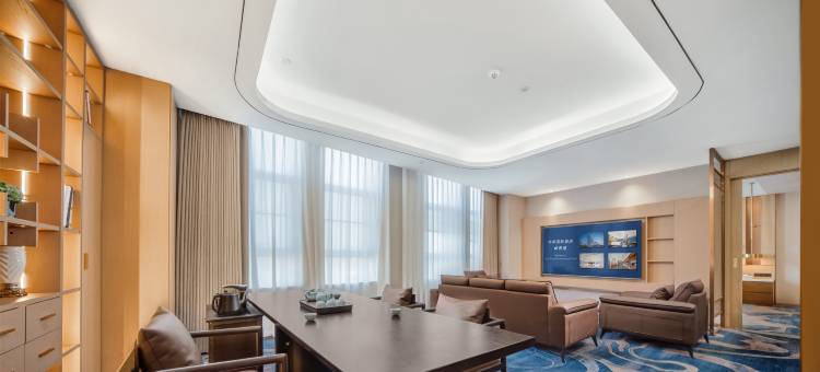 华英国际酒店(潢川产业聚集区店)图片