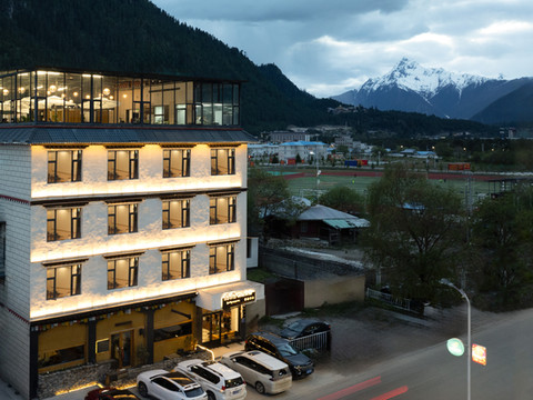 波密云边·PureSoul观雪山胜景森景秘境·空中花园270度全景酒店