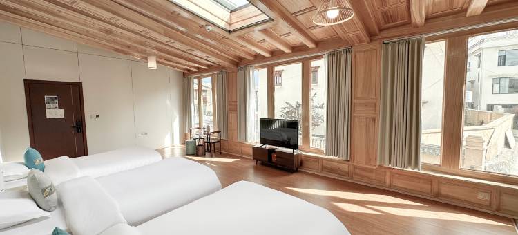 香格里拉云岫风廊美宿(独克宗古城大佛寺转经筒店)图片