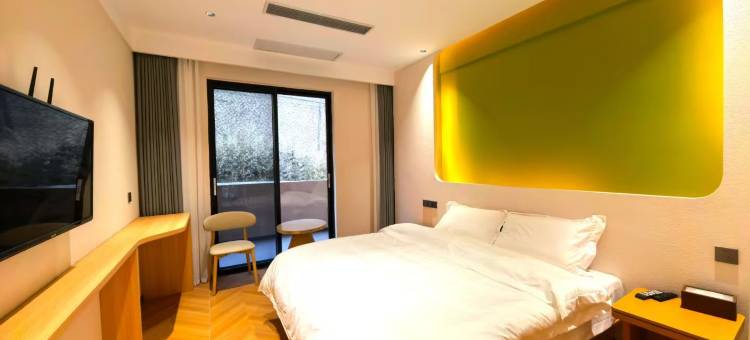 喇以萨森林酒店图片