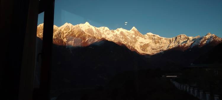 香巴拉·南迦巴瓦山居图片