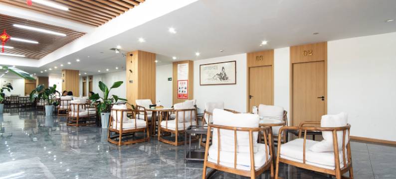 华颐熊猫酒店(都江堰景区离堆公园店)图片