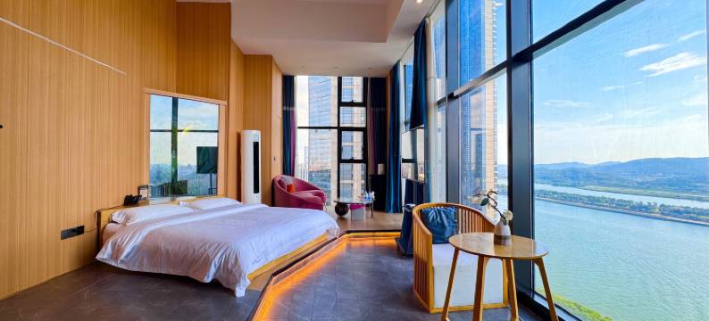 星城悦江泳池酒店(长沙五一广场IFS国金中心店)图片