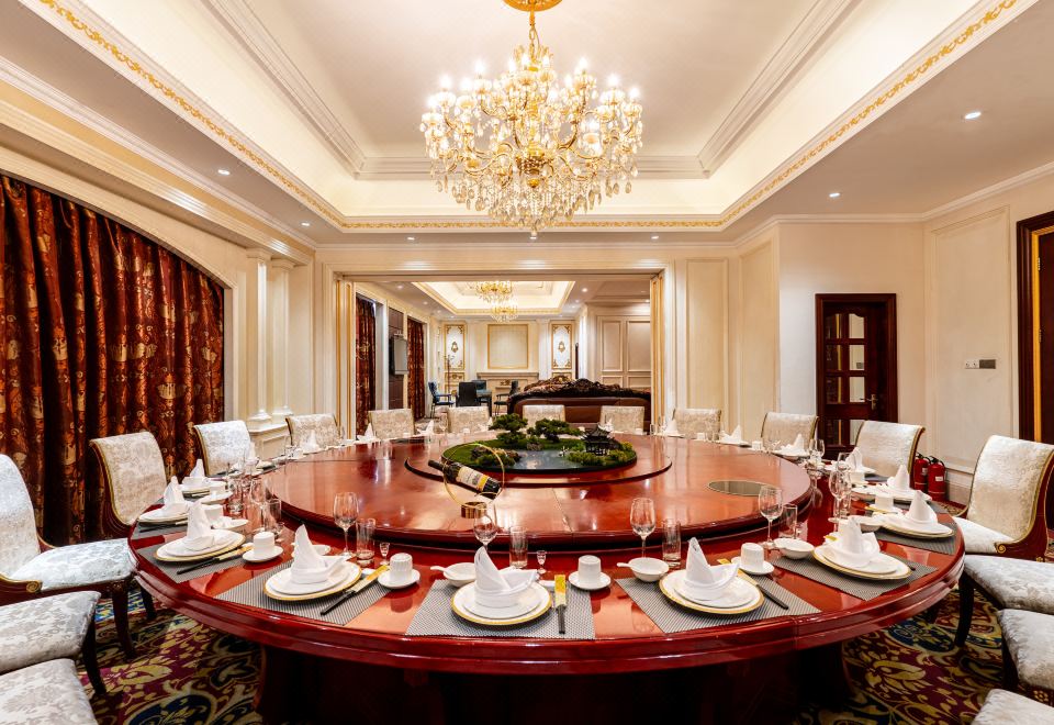 Golden Plaza International Hotel (Nanning Langdong Bus Station Metro Station) Hotel Overview
