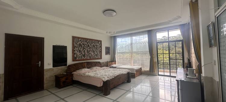 尖峰岭天池避暑山庄图片