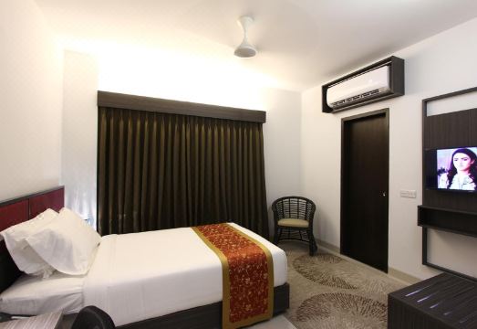 Spring Hill Hotel and Apartment Hotel Overview