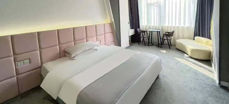 兴义卡伦视觉酒店图片