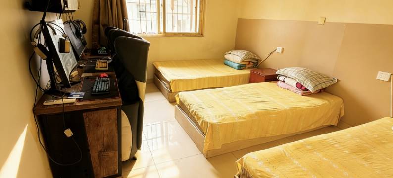 中华北村电竞房民宿(火车站店)图片