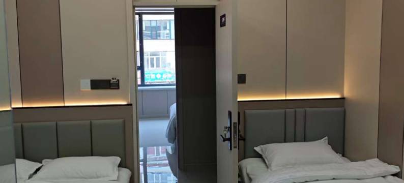 OYO鹤岗爱之旅宾馆图片