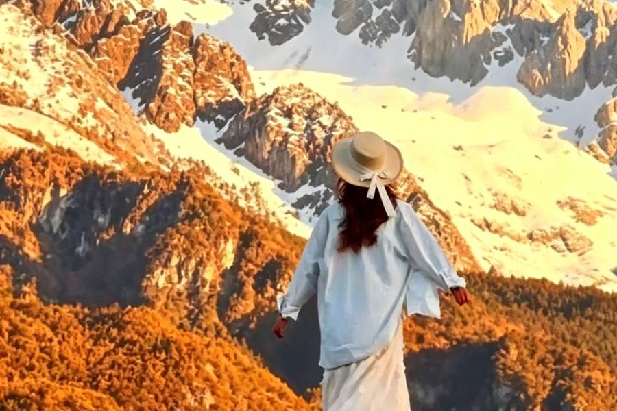 寶霖Pauline｜觀日照金山全景・野奢度假別院(雪嵩村玉龍雪山店)