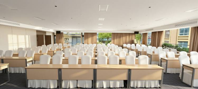 JOYINN•集悦睿选酒店(南充北湖公园五星花园店)图片
