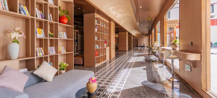 卓阅文旅酒店(文成公主店)图片