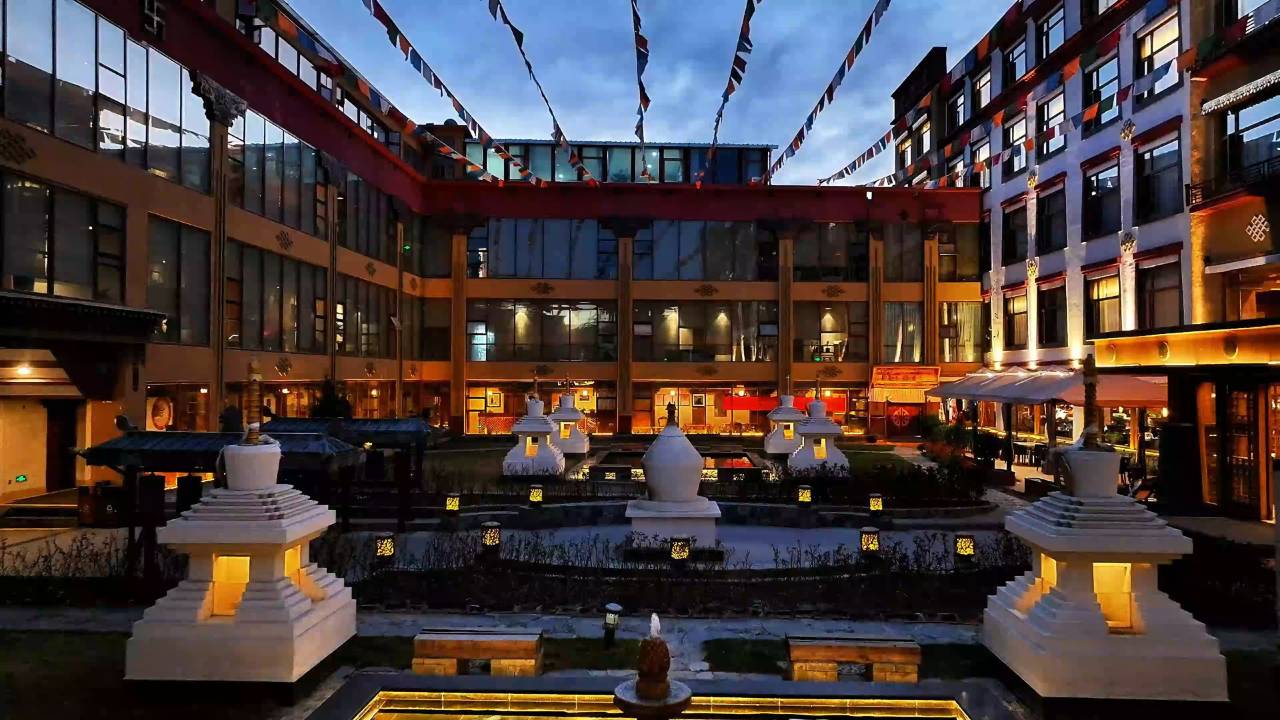 拉加里·雪龙庄园度假酒店(布达拉宫店)图片