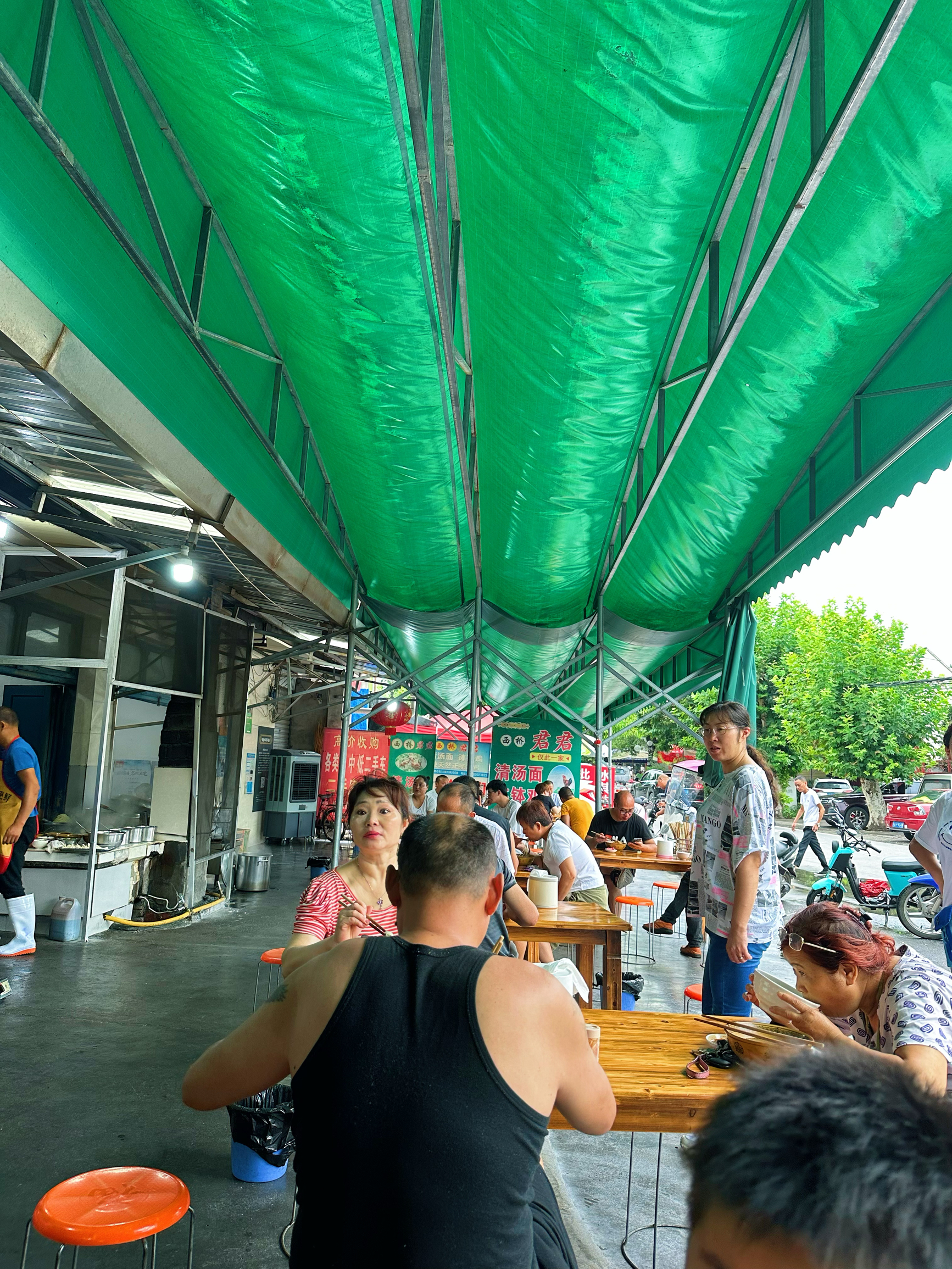 西桥君君清汤面钵钵鸡餐厅图片