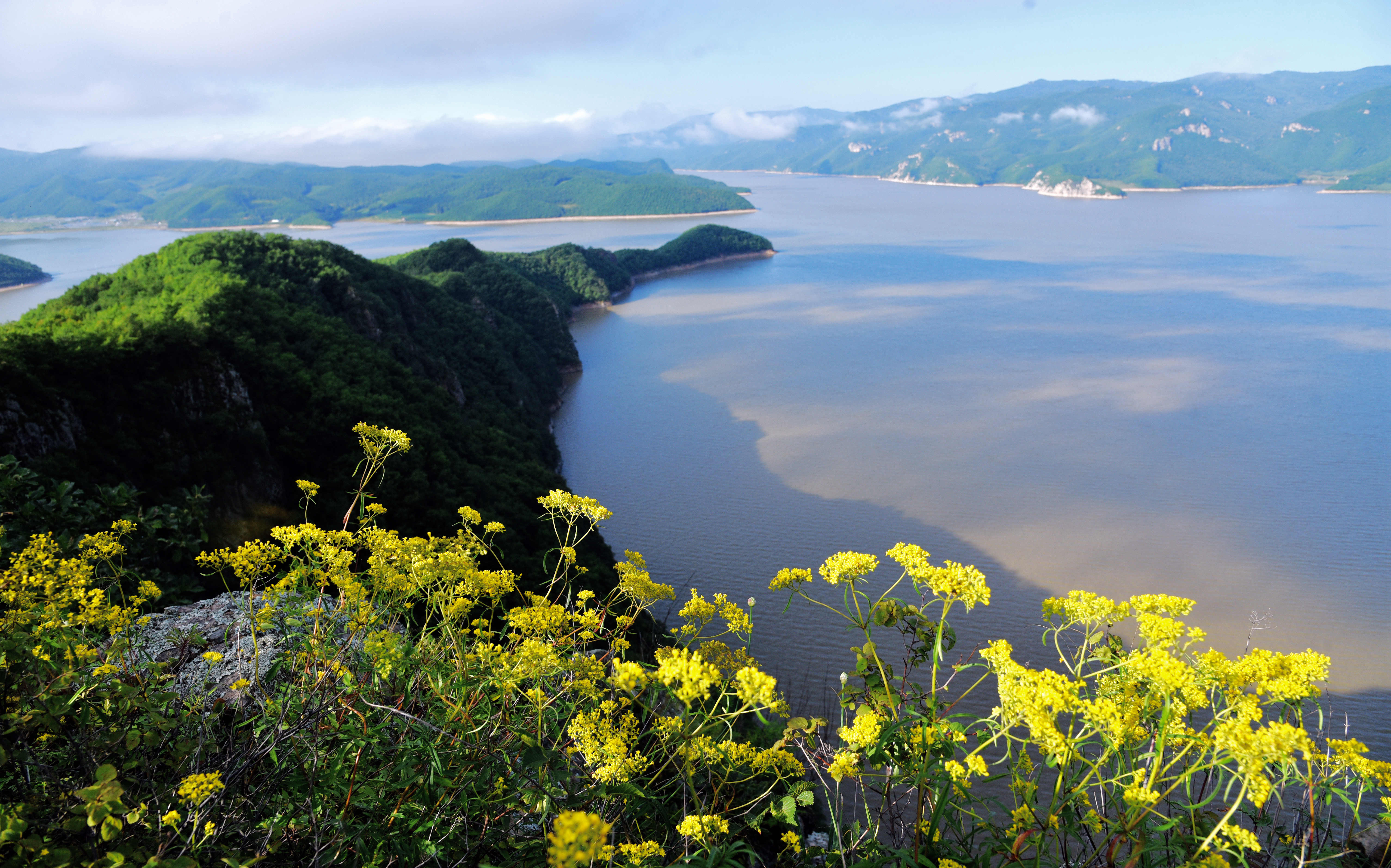 春日当然要来怡然灵秀的山水仙境莲花湖