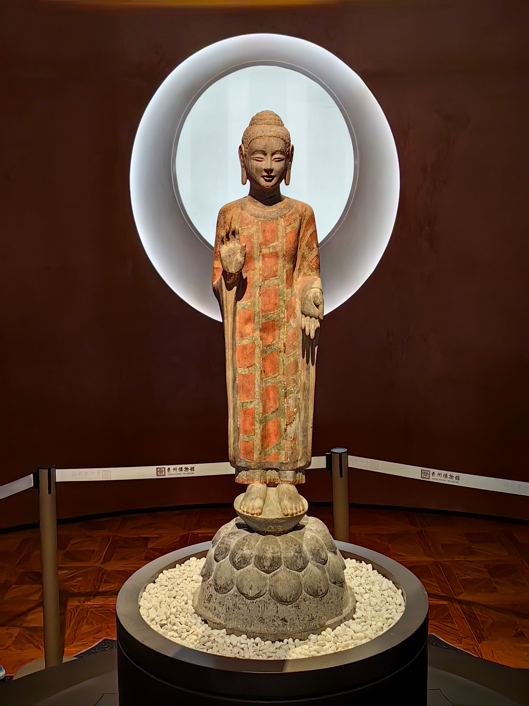 信美东方第一州｜跨越千年，在青州博物馆遇见最美东方微笑