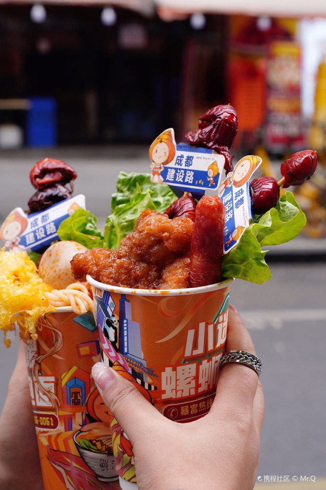 吃货帖!成都美食图鉴之小迷螺鲜汤螺蛳粉