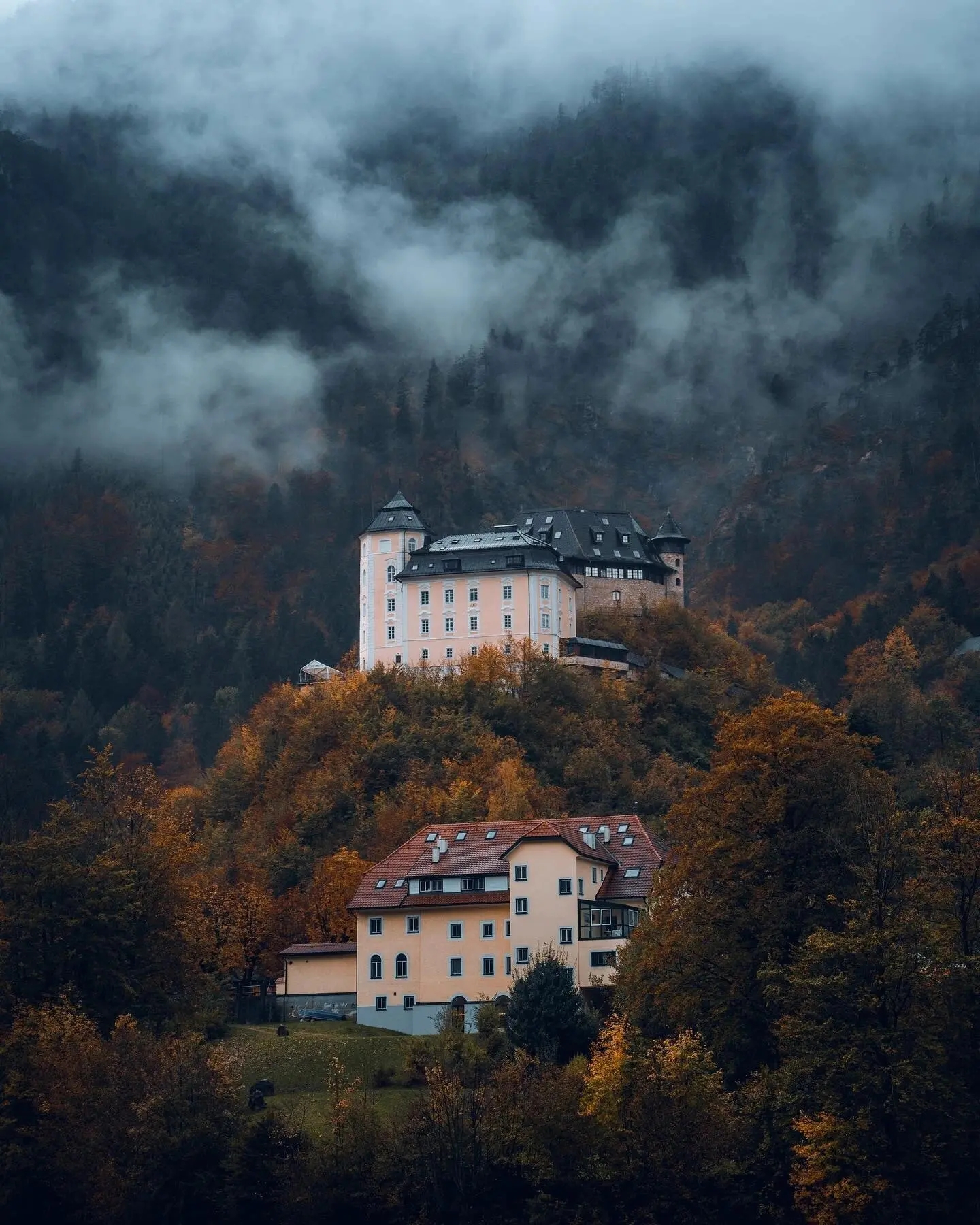 忽有故人心上过，回首山河已是秋#周边游安心好去处 奥地利阿尔卑斯山·奥地利