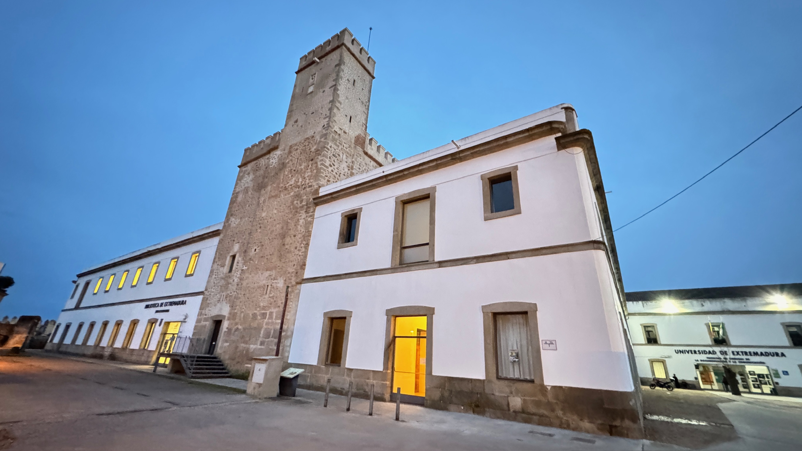 夜游阿尔卡萨瓦城堡 Alcazaba de Badajoz