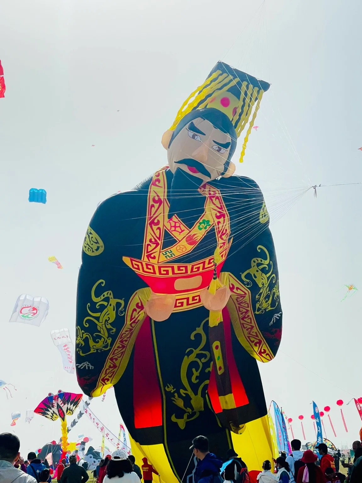 潍坊国际风筝节！秦始皇都来了哈哈哈