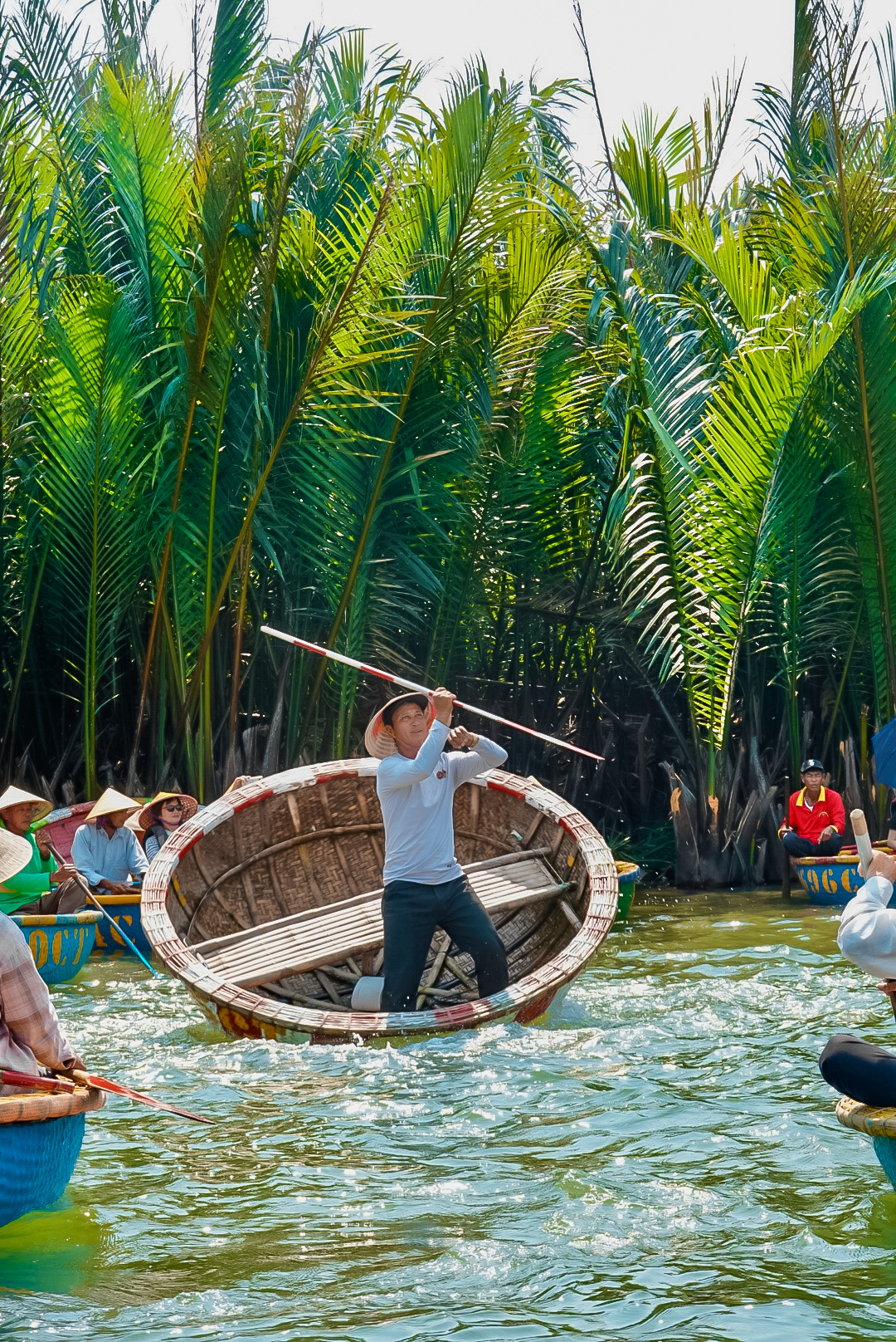 25元就能体验极具越南特色的椰子船🥥